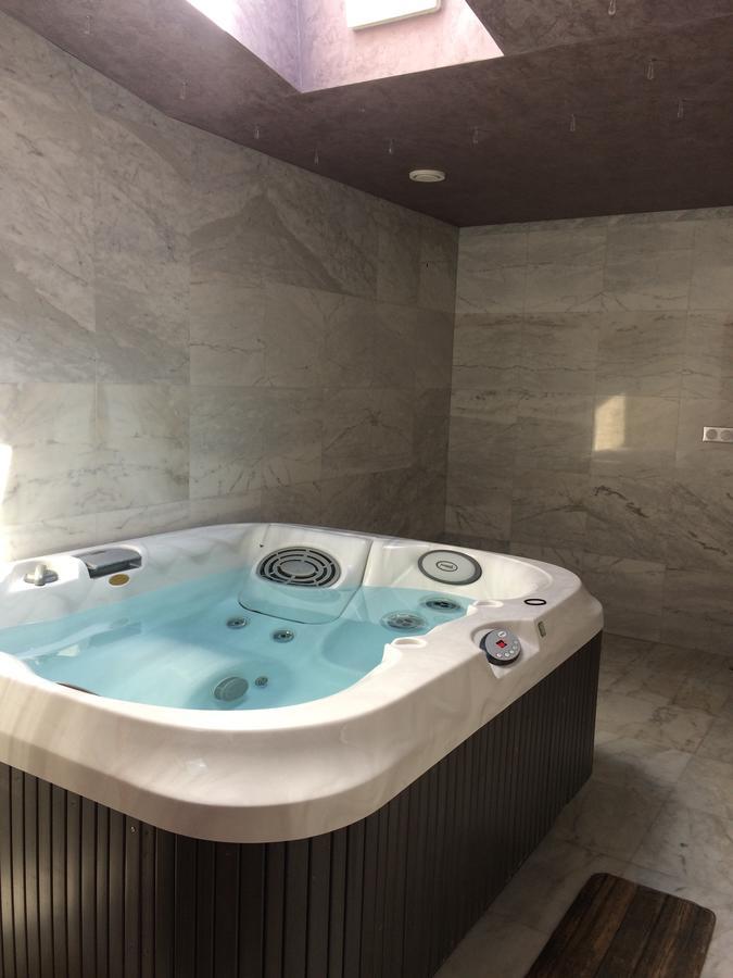 פישטני Wellness Hotel Loewe מראה חיצוני תמונה